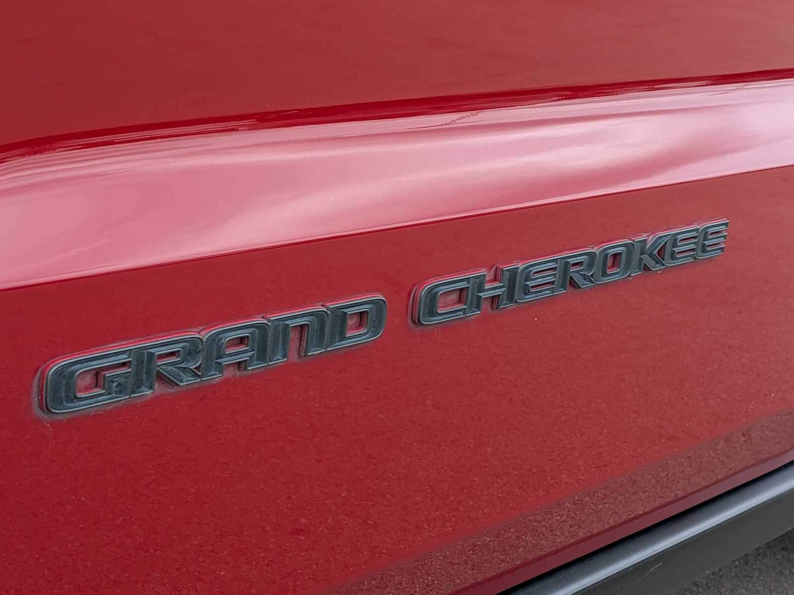 Thumbnail: 2017 Jeep Grand Cherokee - 12