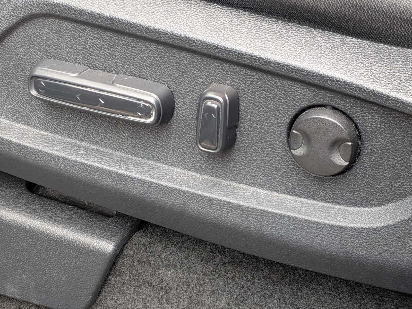 Thumbnail: 2023 Honda Pilot - 16