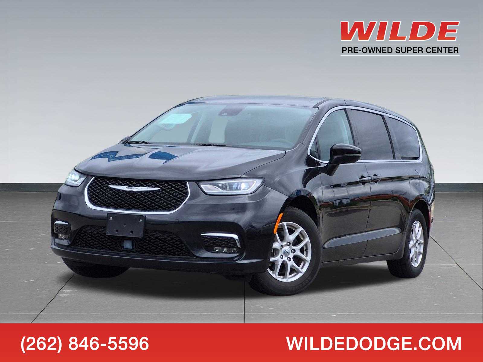 2023 Chrysler Pacifica Touring L's photo