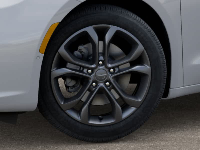 Thumbnail: 2026 Chrysler Pacifica - 8