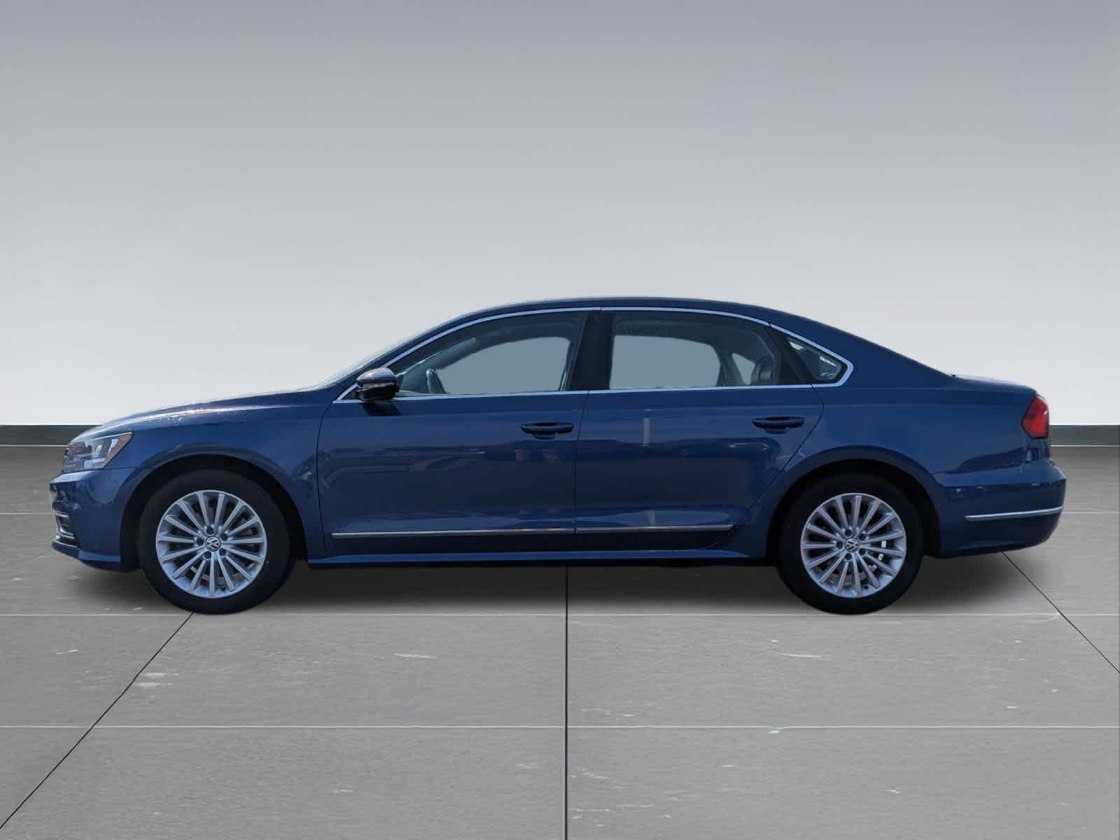 Thumbnail: 2016 Volkswagen Passat - 2