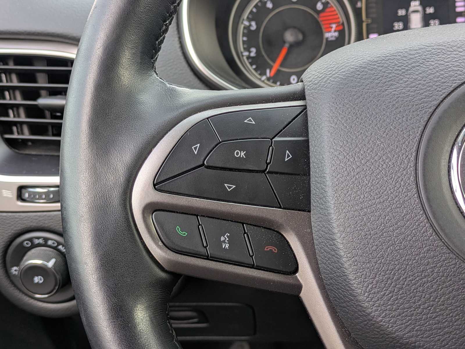 Thumbnail: 2021 Jeep Cherokee - 22