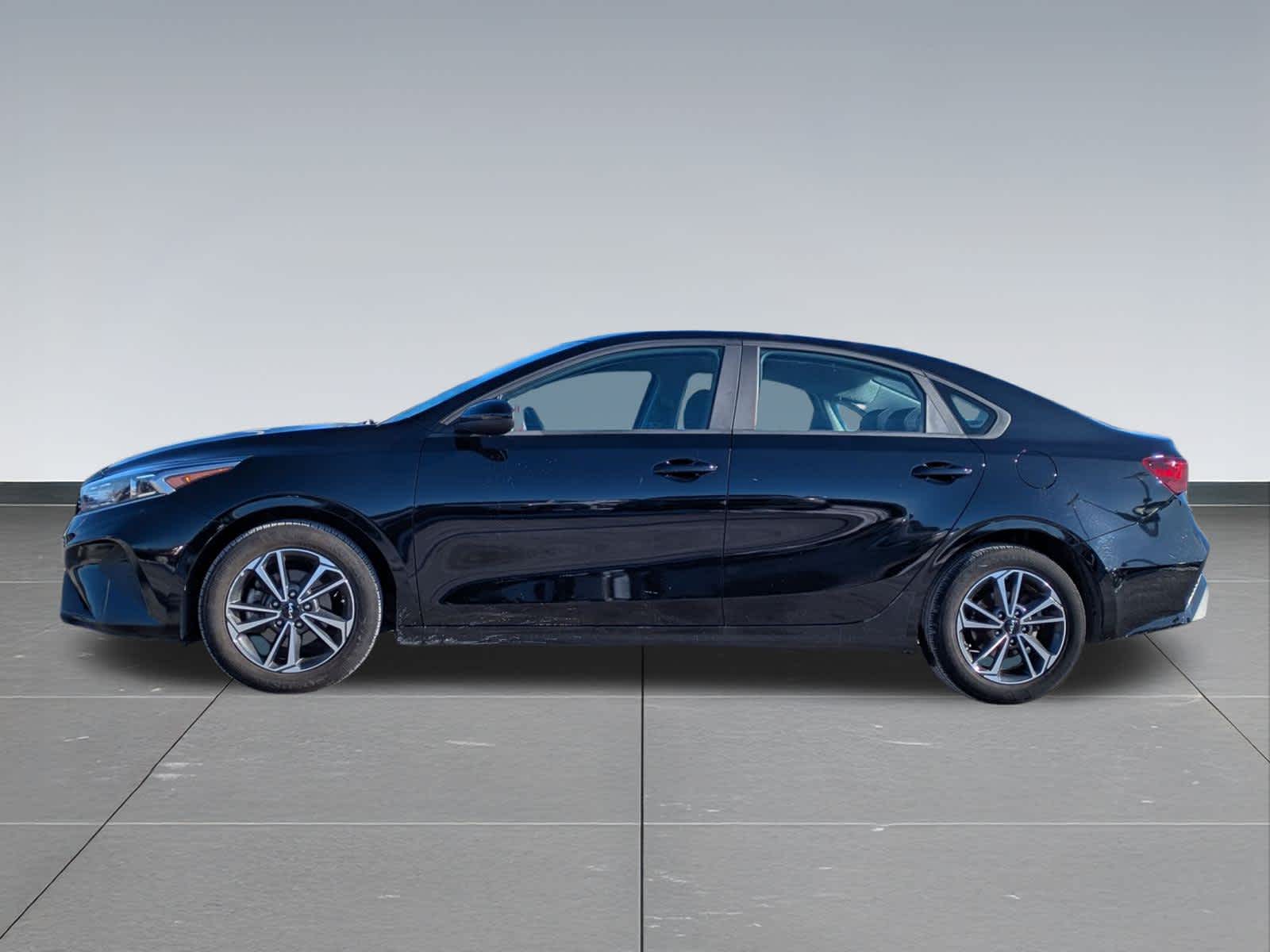 Thumbnail: 2024 Kia Forte - 3