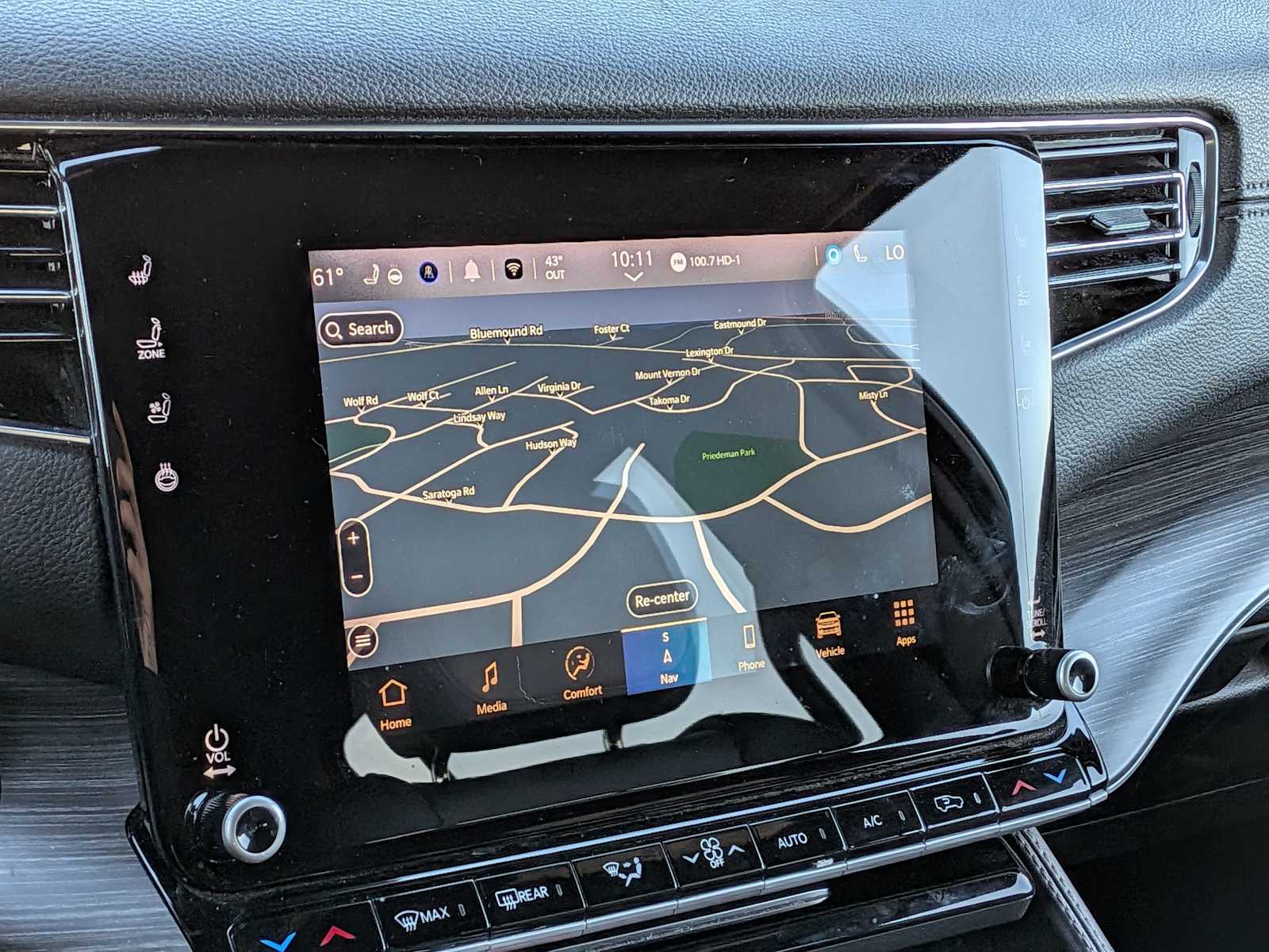 Thumbnail: 2023 Jeep Wagoneer - 28