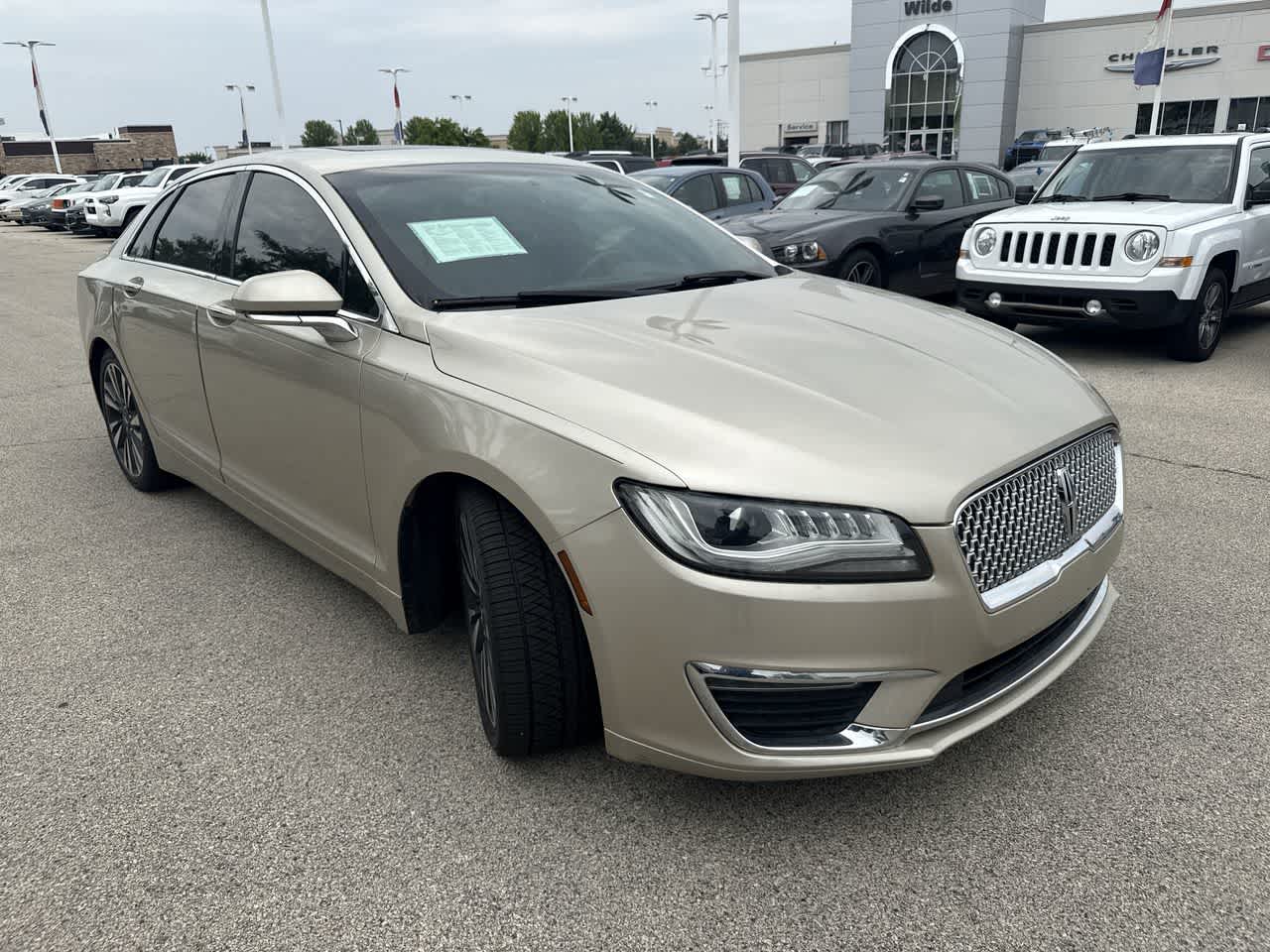 Thumbnail: 2017 Lincoln MKZ - 8