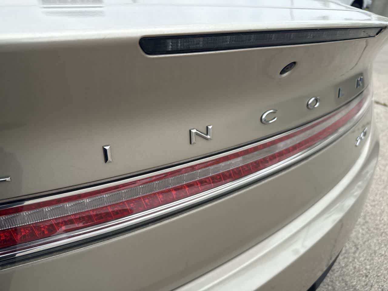 Thumbnail: 2017 Lincoln MKZ - 12