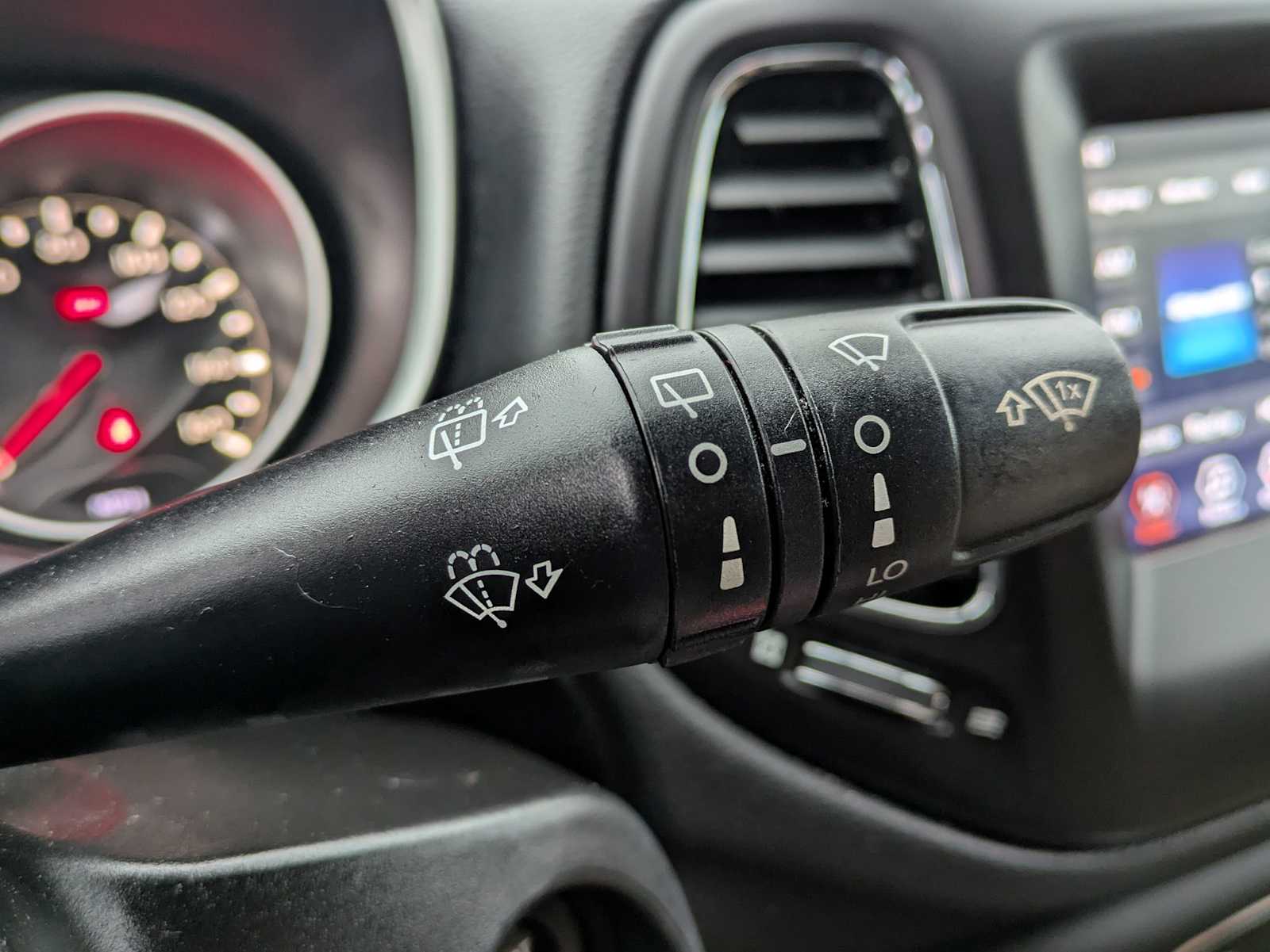 Thumbnail: 2018 Jeep Compass - 21