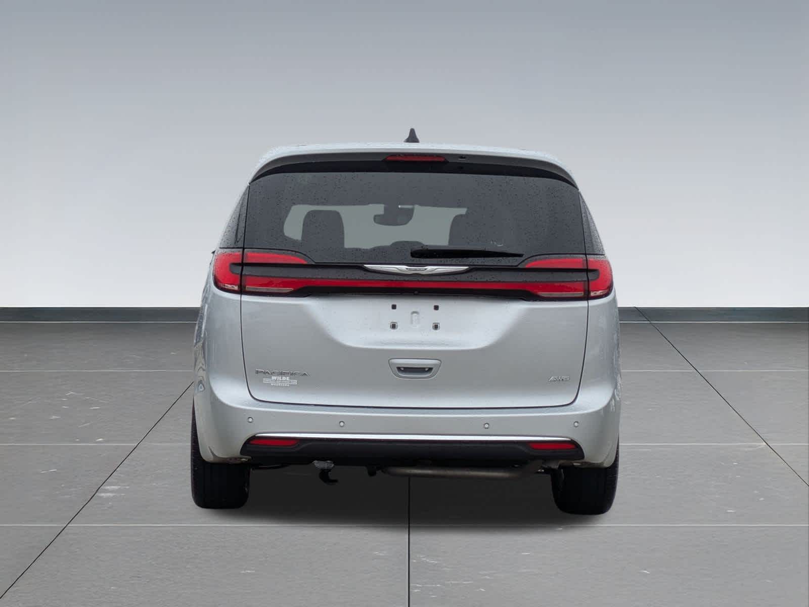 Thumbnail: 2023 Chrysler Pacifica - 5