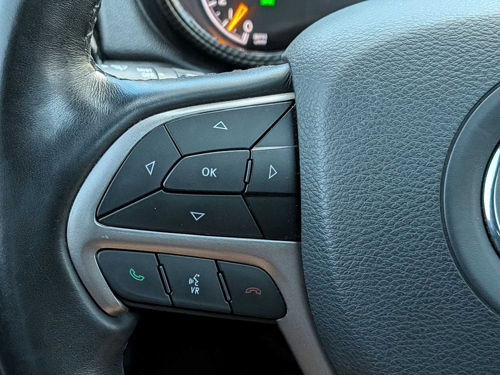 Thumbnail: 2020 Jeep Grand Cherokee - 25