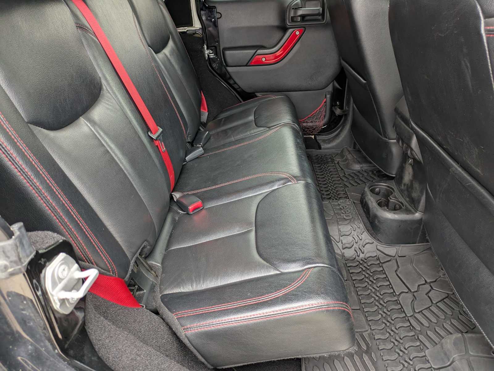 Thumbnail: 2017 Jeep Wrangler - 19