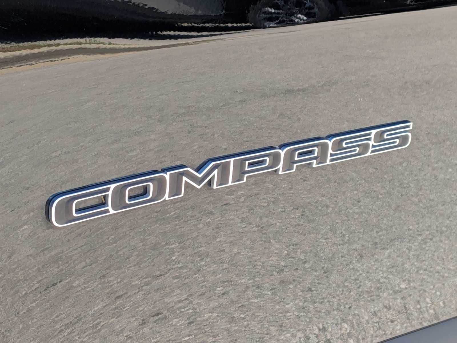 Thumbnail: 2023 Jeep Compass - 11