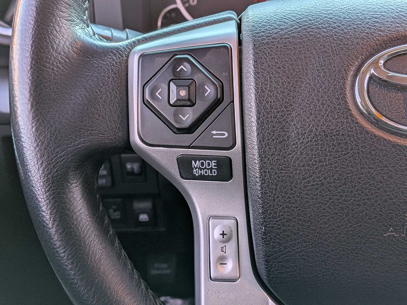 Thumbnail: 2014 Toyota Tundra - 23