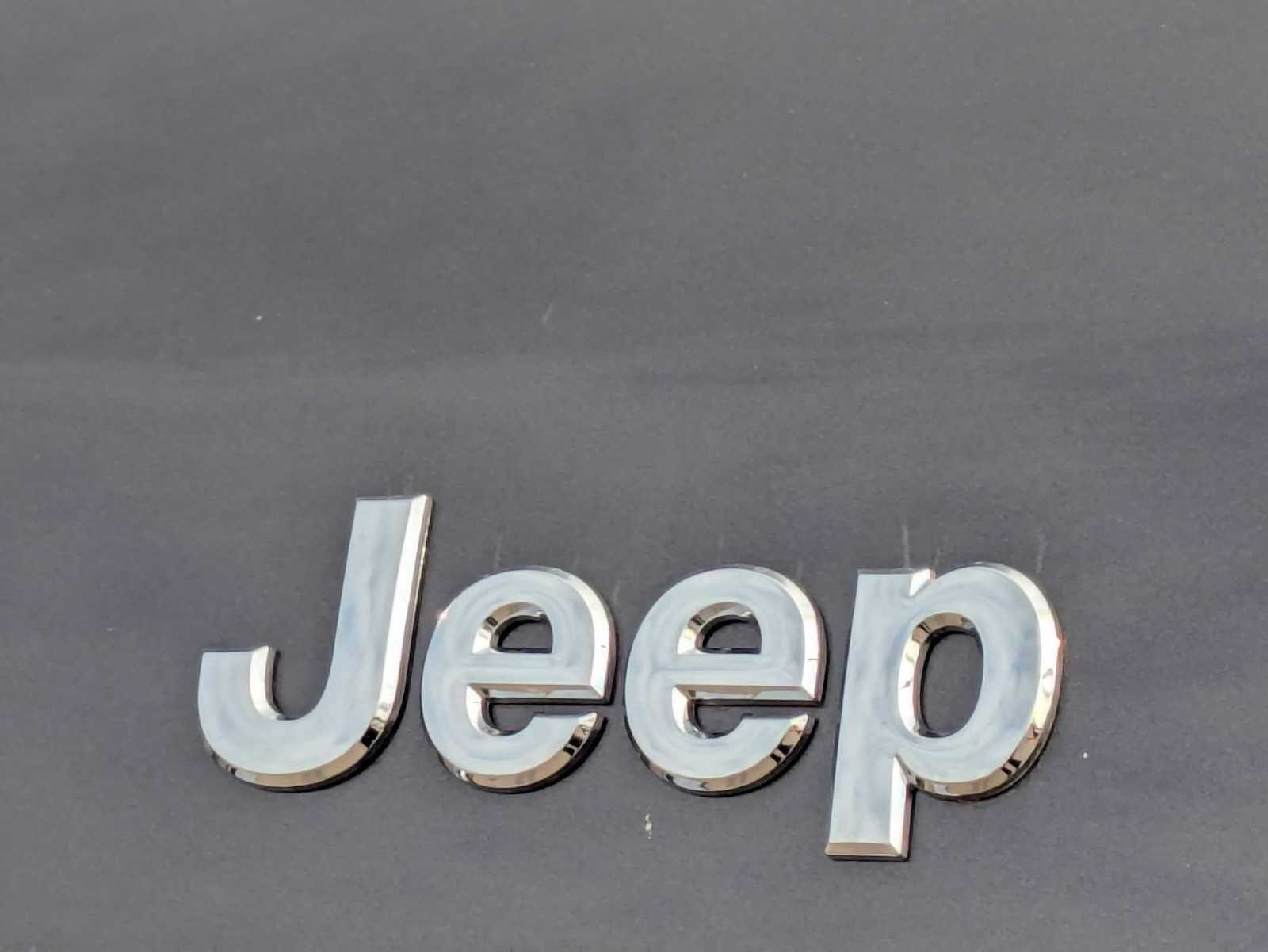 Thumbnail: 2021 Jeep Cherokee - 11