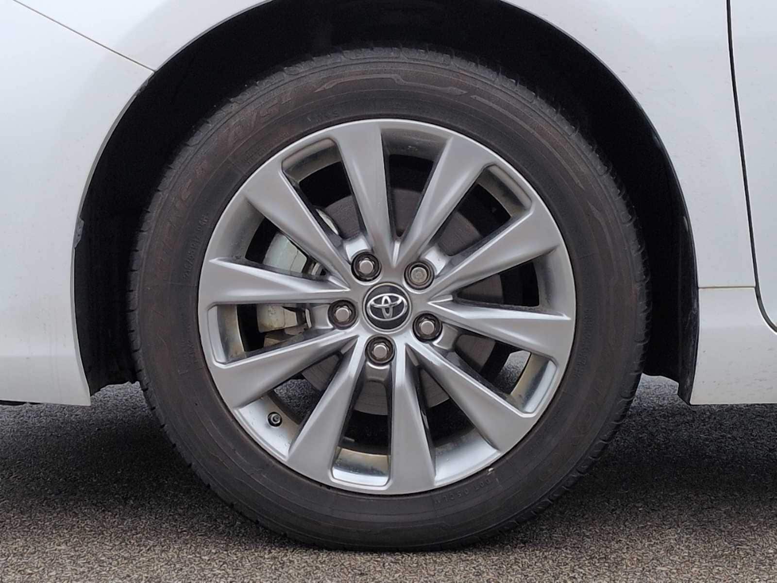 Thumbnail: 2016 Toyota Camry - 14