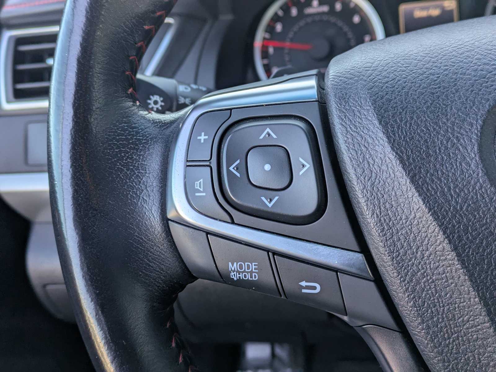 Thumbnail: 2015 Toyota Camry - 20