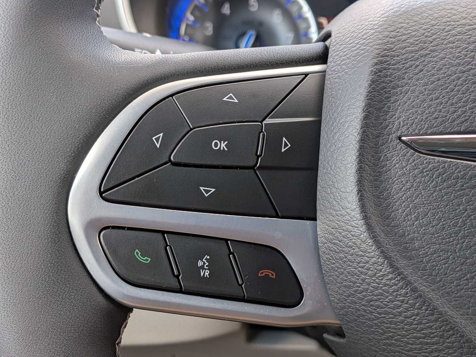 Thumbnail: 2023 Chrysler Pacifica - 23