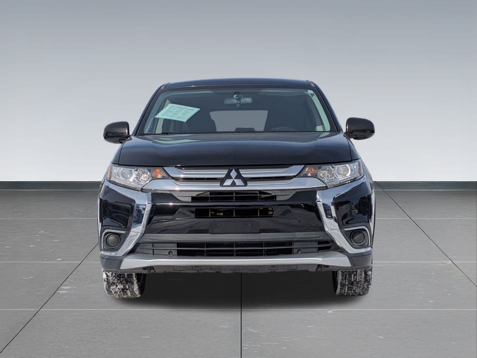 Thumbnail: 2017 Mitsubishi Outlander - 9