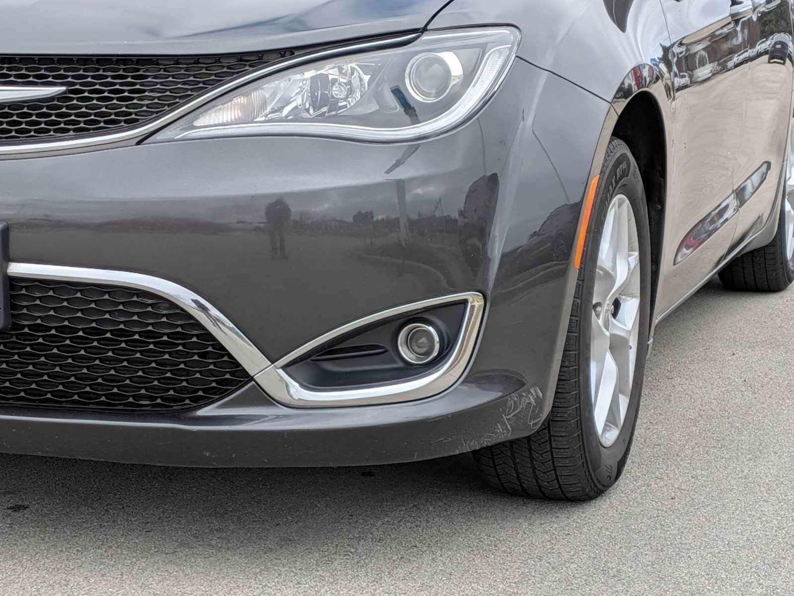 Thumbnail: 2018 Chrysler Pacifica - 11
