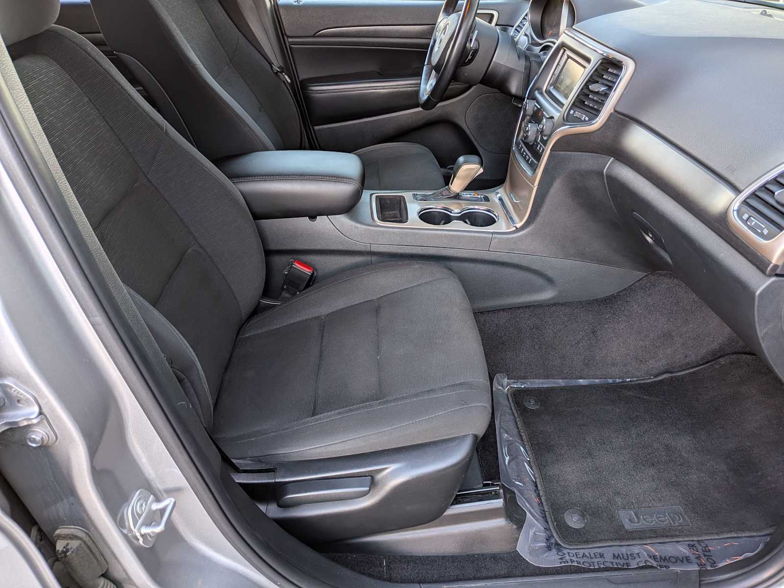 Thumbnail: 2017 Jeep Grand Cherokee - 20