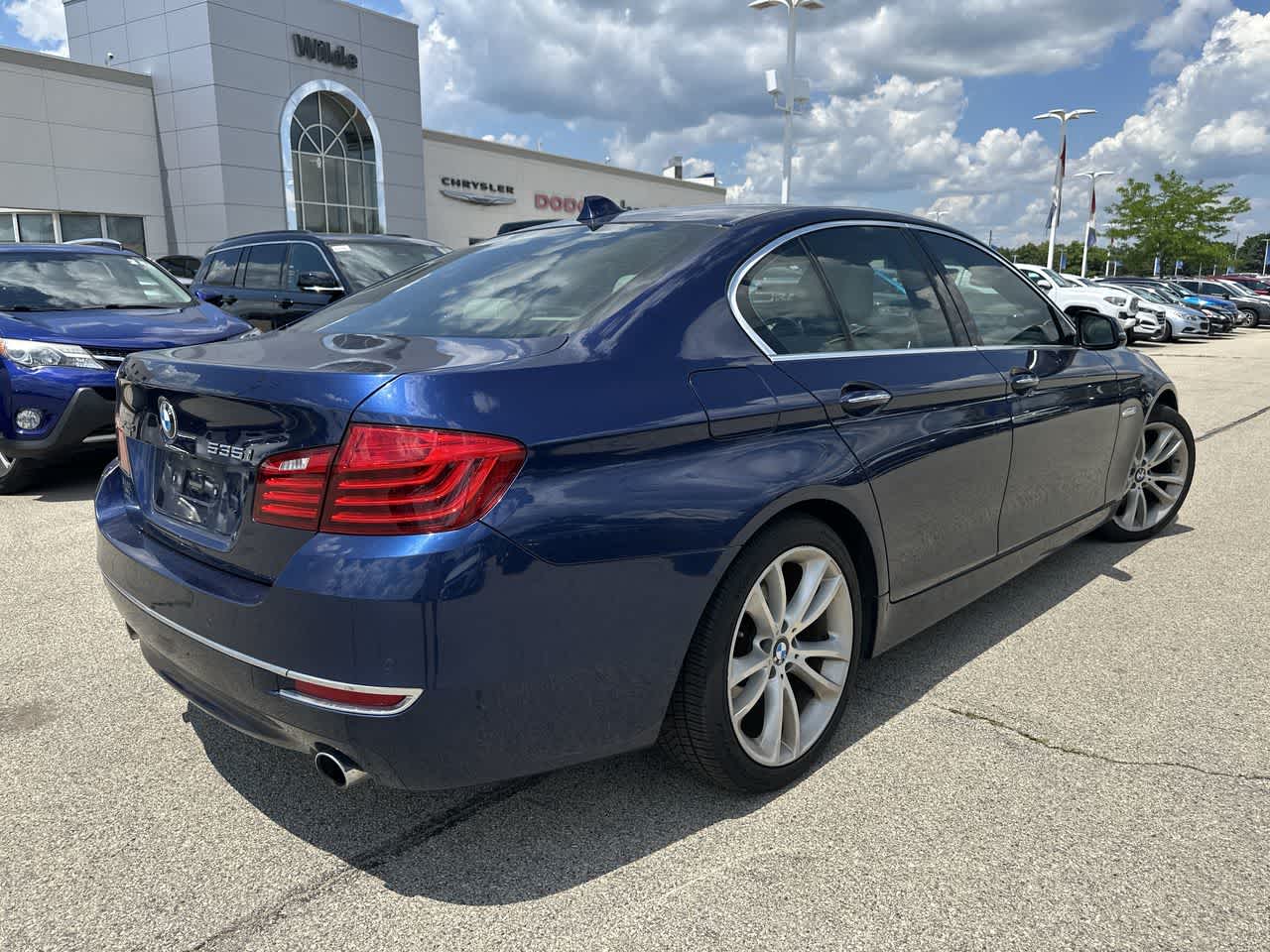 Thumbnail: 2015 BMW 5 Series - 5