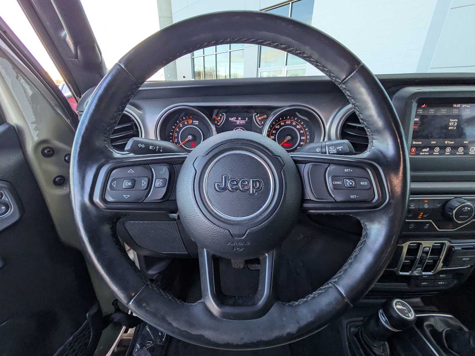 Thumbnail: 2022 Jeep Gladiator - 19