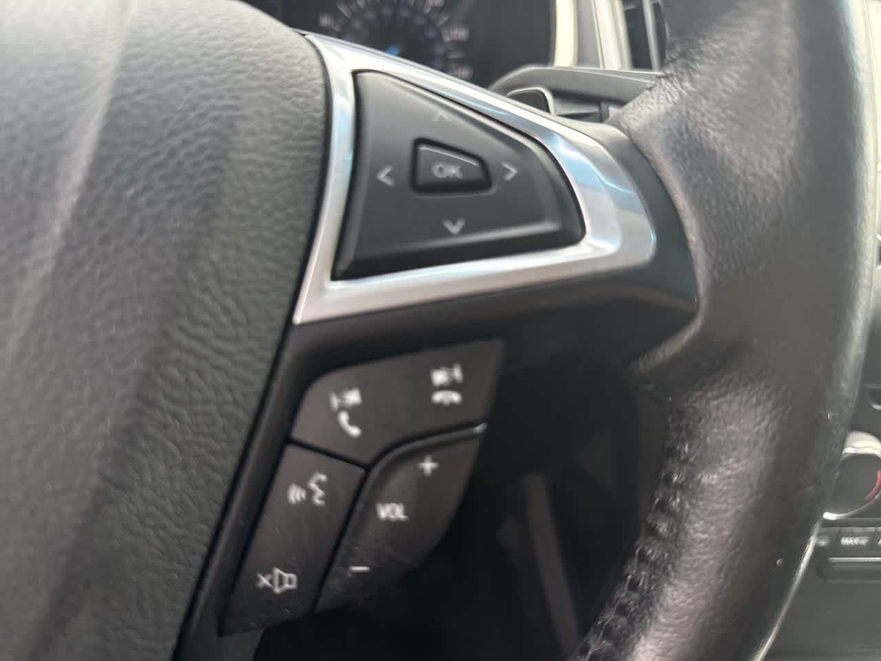 Thumbnail: 2015 Ford Edge - 28