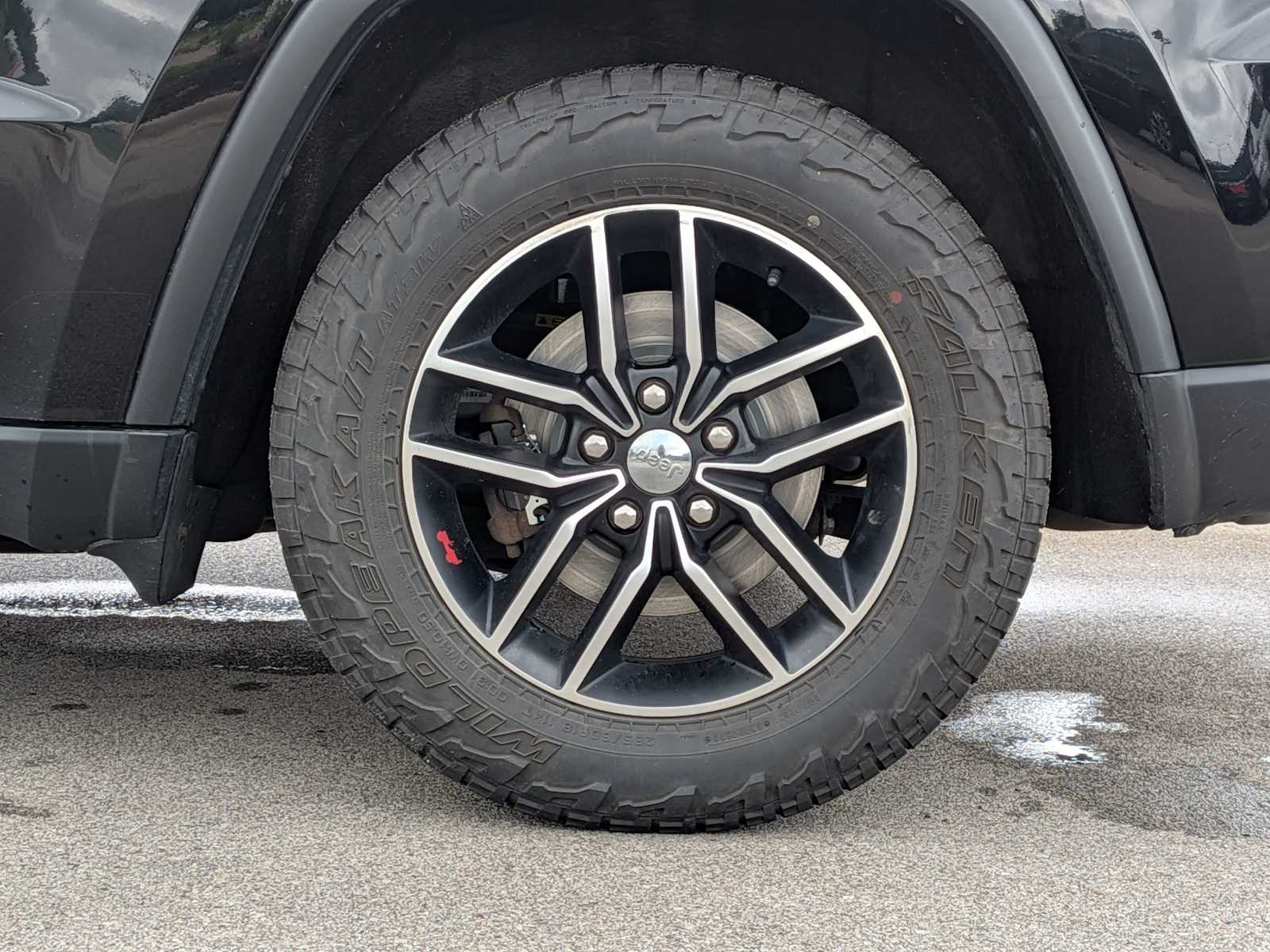 Thumbnail: 2018 Jeep Grand Cherokee - 13