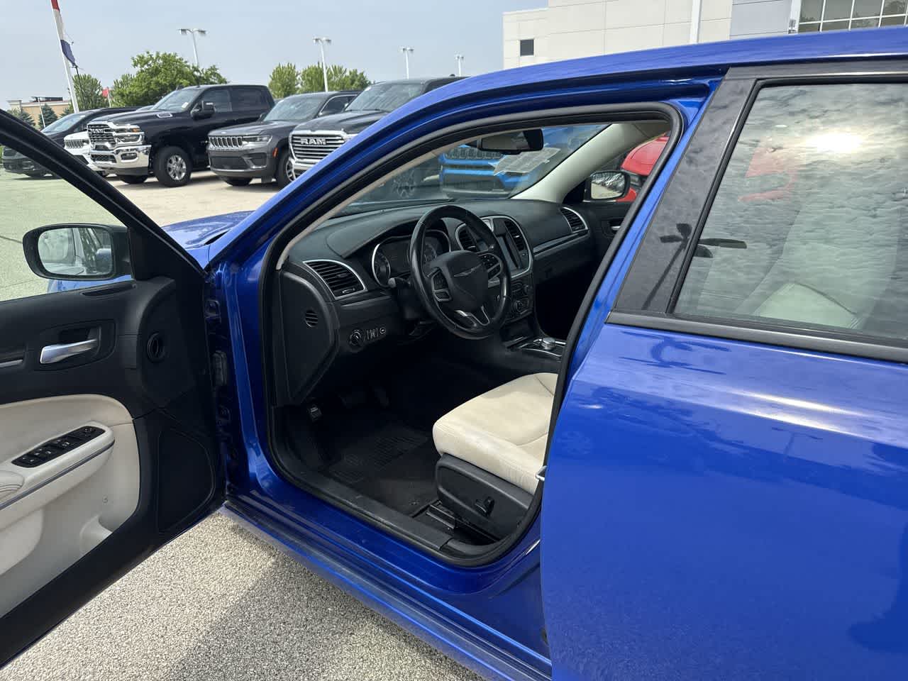 Used 2018 Chrysler 300 Touring with VIN 2C3CCAAG0JH320538 for sale in Waukesha, WI