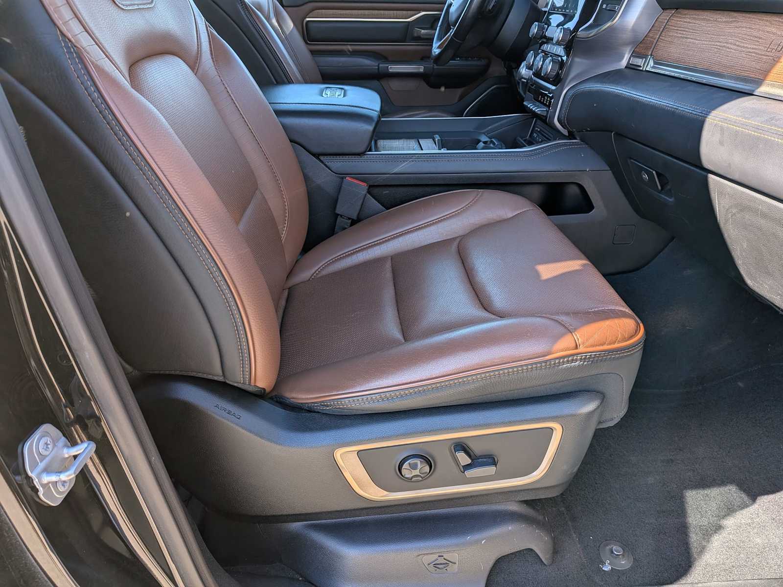 Thumbnail: 2019 RAM 1500 - 19