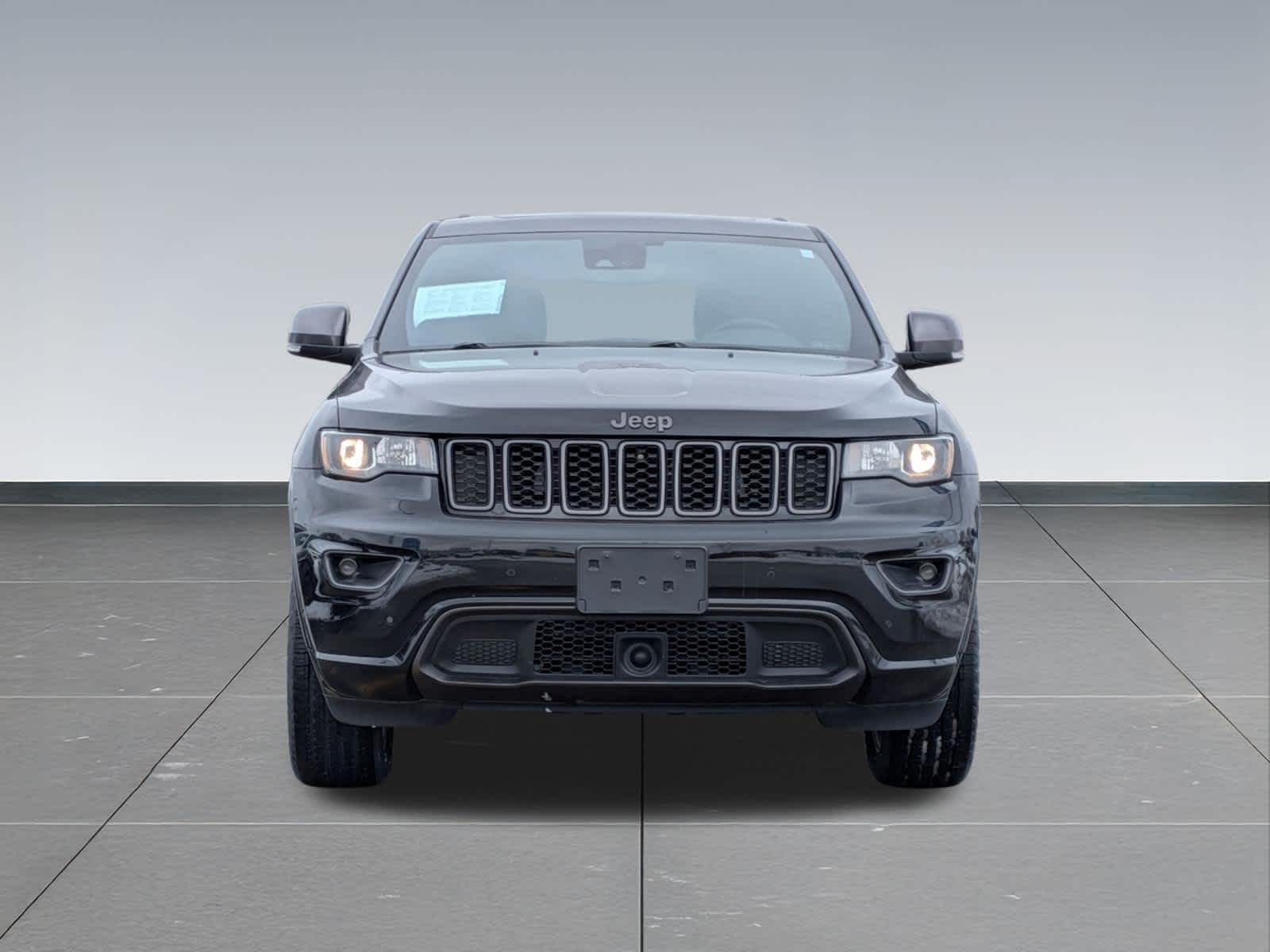 Thumbnail: 2021 Jeep Grand Cherokee - 9