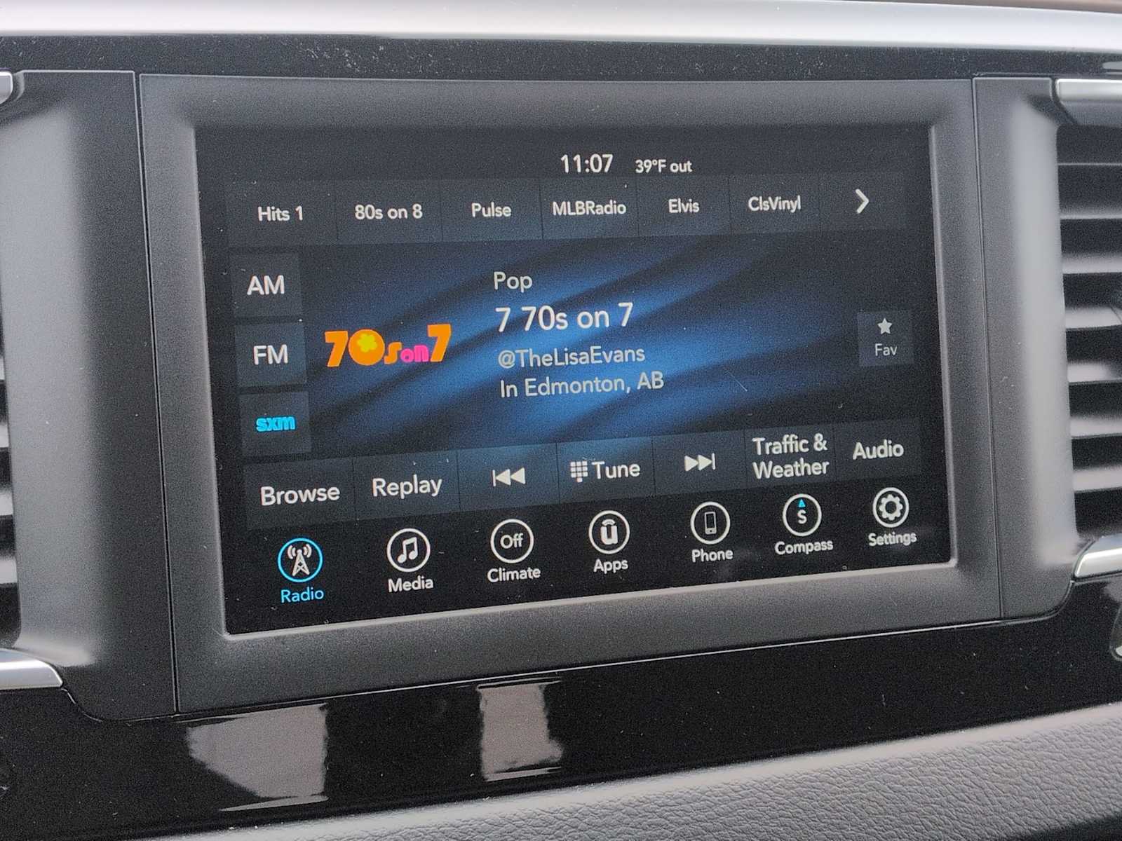 Thumbnail: 2018 Chrysler Pacifica - 23