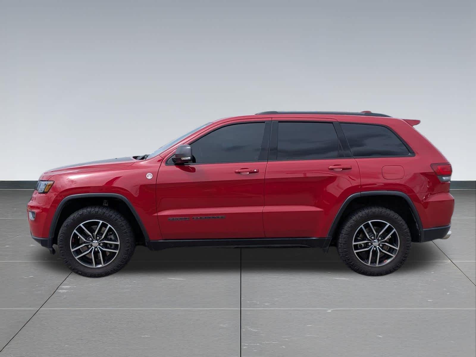 Thumbnail: 2017 Jeep Grand Cherokee - 3