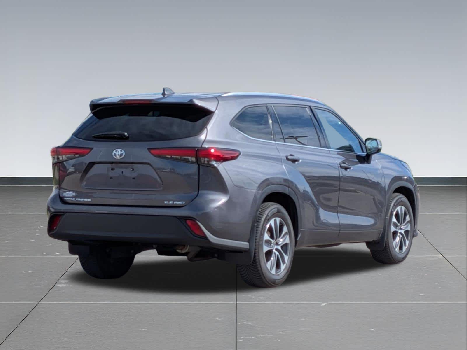 Thumbnail: 2021 Toyota Highlander - 5