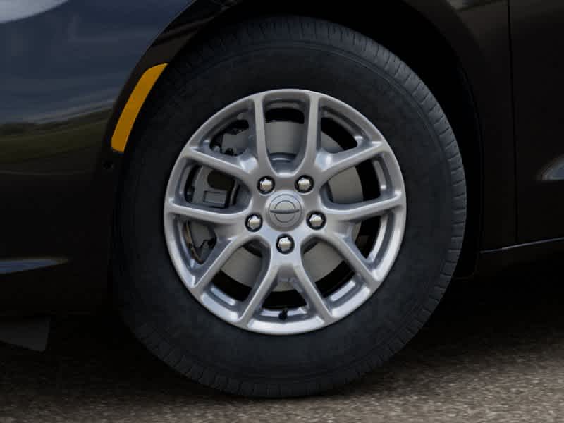 Thumbnail: 2026 Chrysler Pacifica - 8