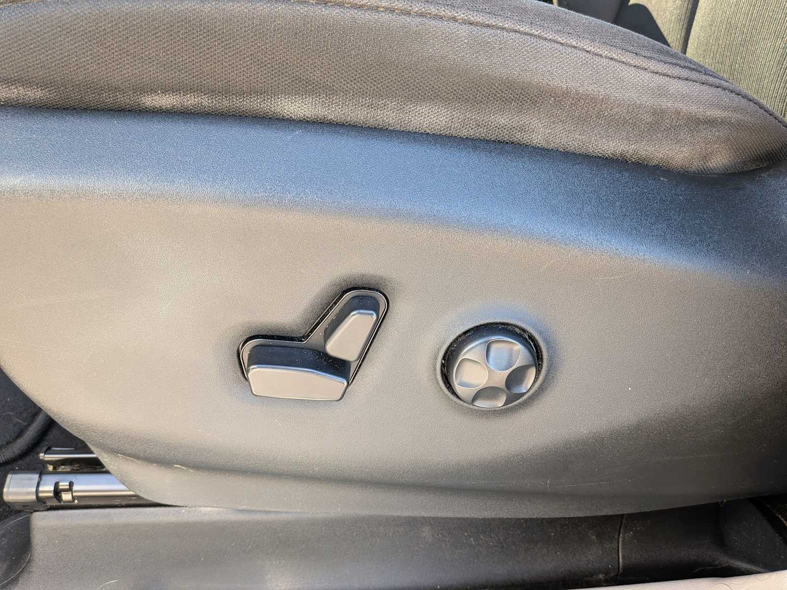 Thumbnail: 2018 Chrysler Pacifica - 15