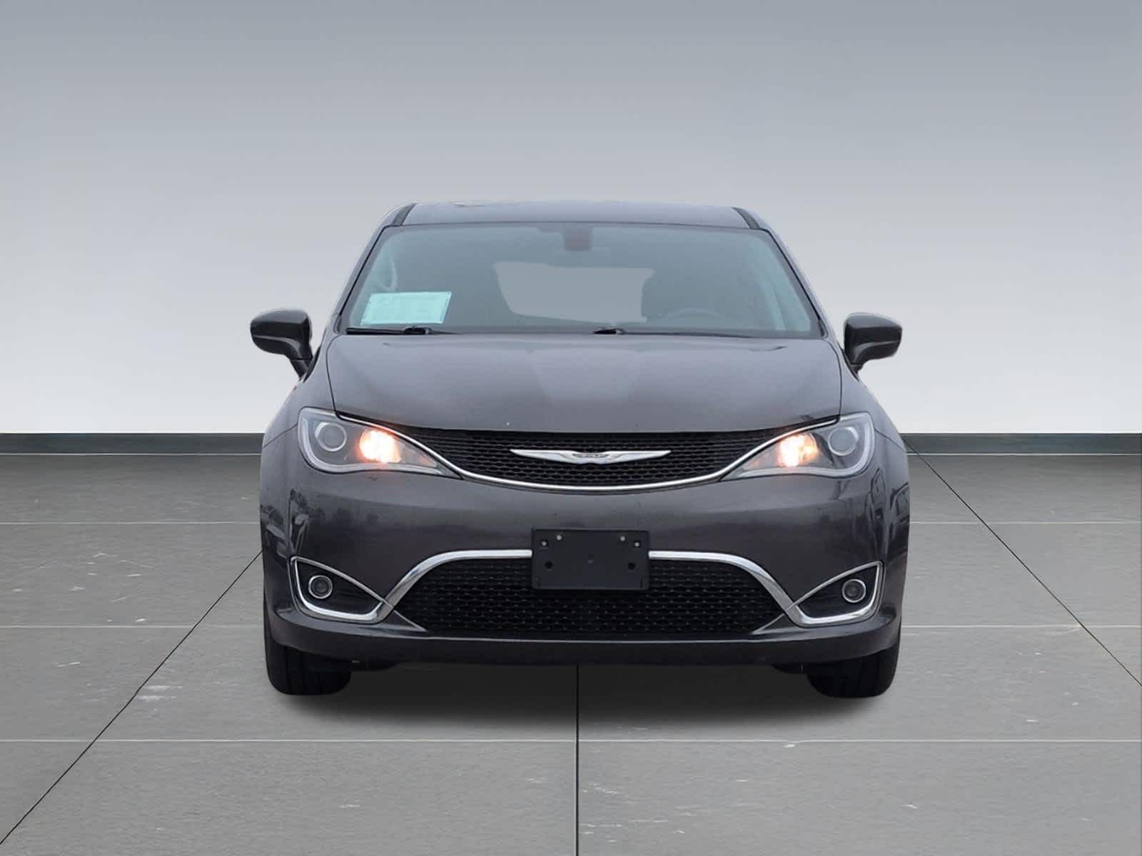 Thumbnail: 2018 Chrysler Pacifica - 7