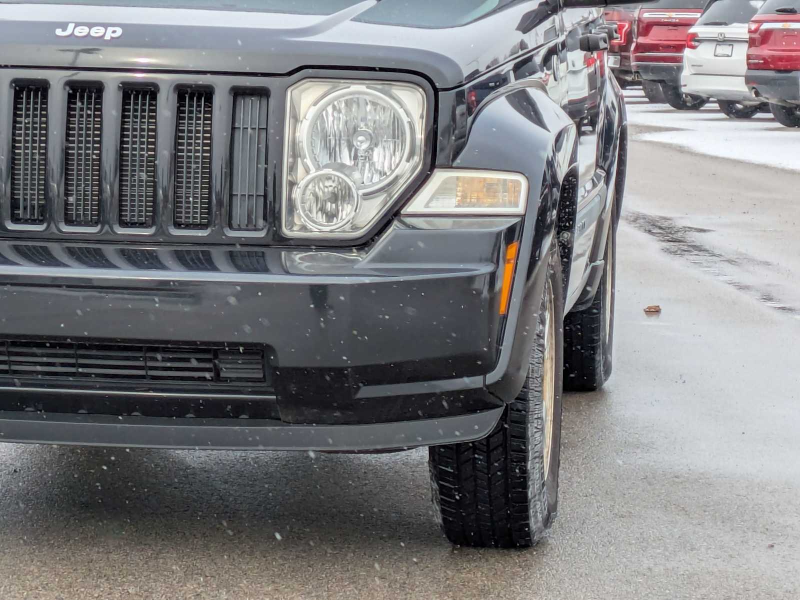 Thumbnail: 2010 Jeep Liberty - 10