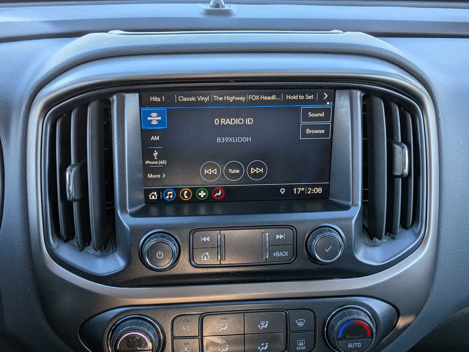 Thumbnail: 2021 Chevrolet Colorado - 22