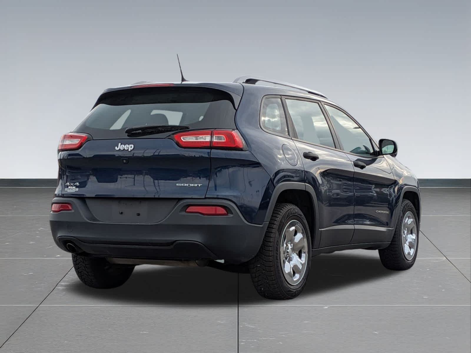 Thumbnail: 2018 Jeep Cherokee - 6