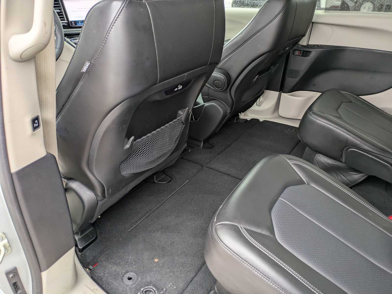 Thumbnail: 2023 Chrysler Pacifica - 17