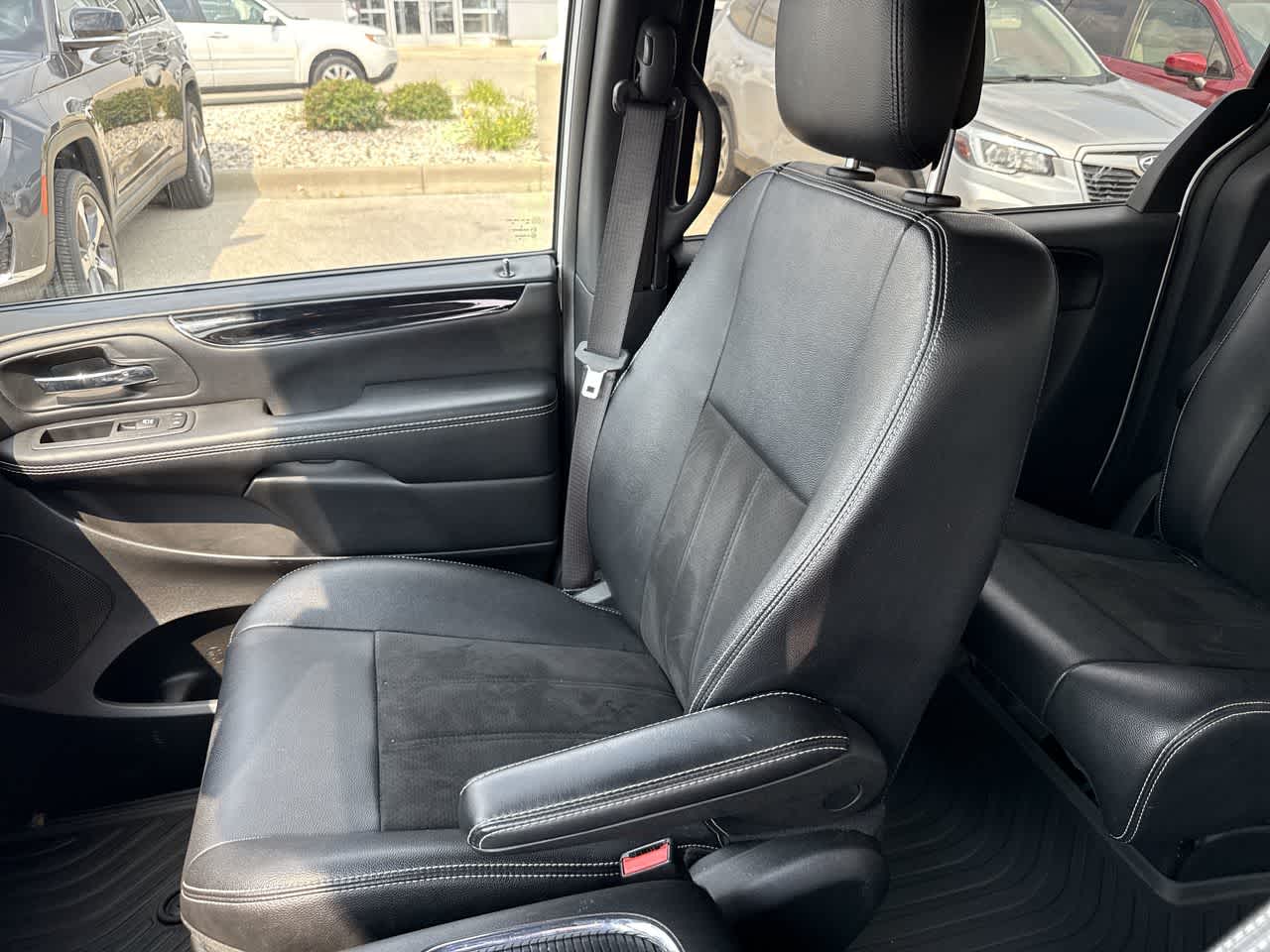 Thumbnail: 2019 Dodge Grand Caravan - 30