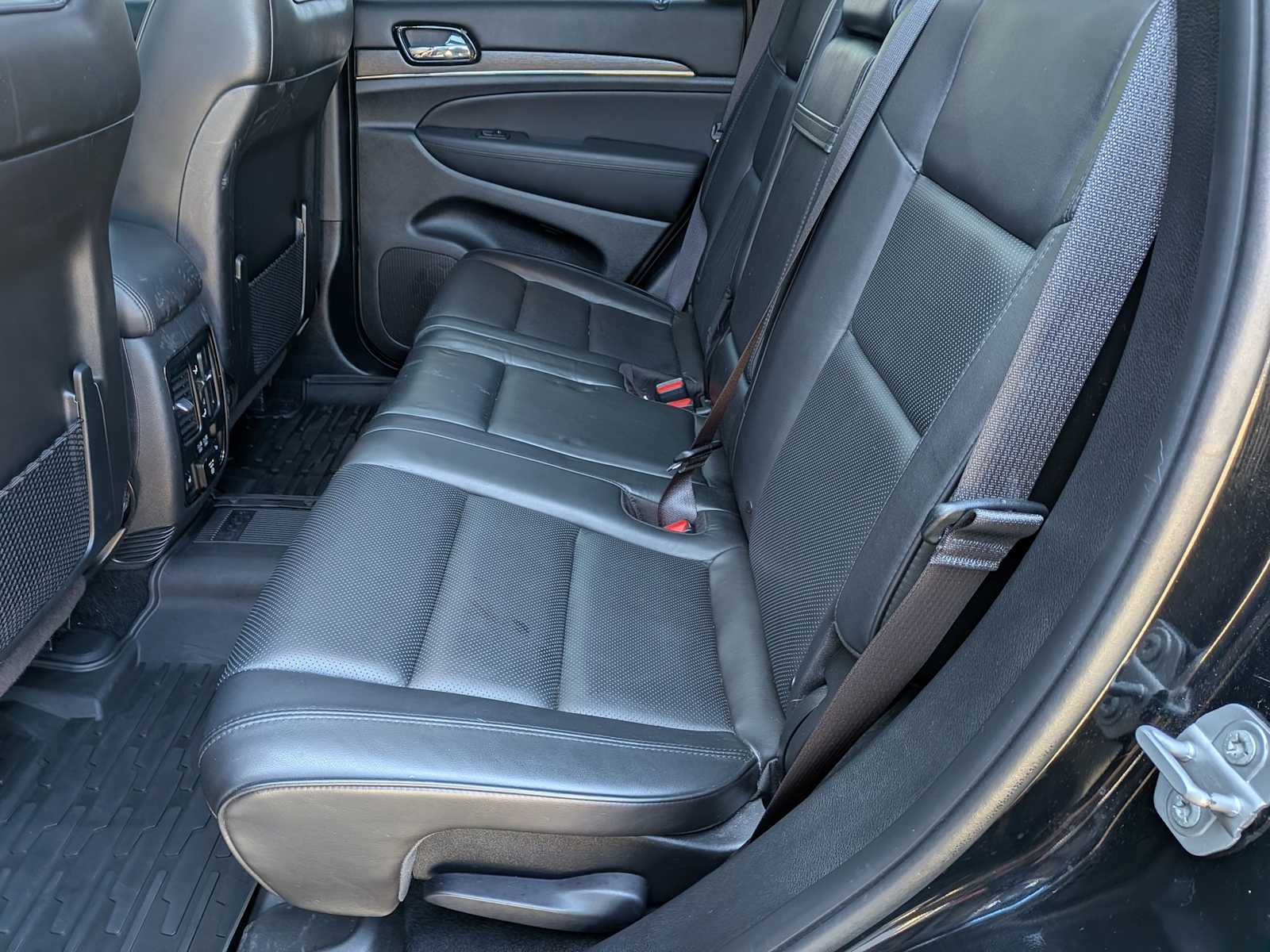 Thumbnail: 2020 Jeep Grand Cherokee - 19