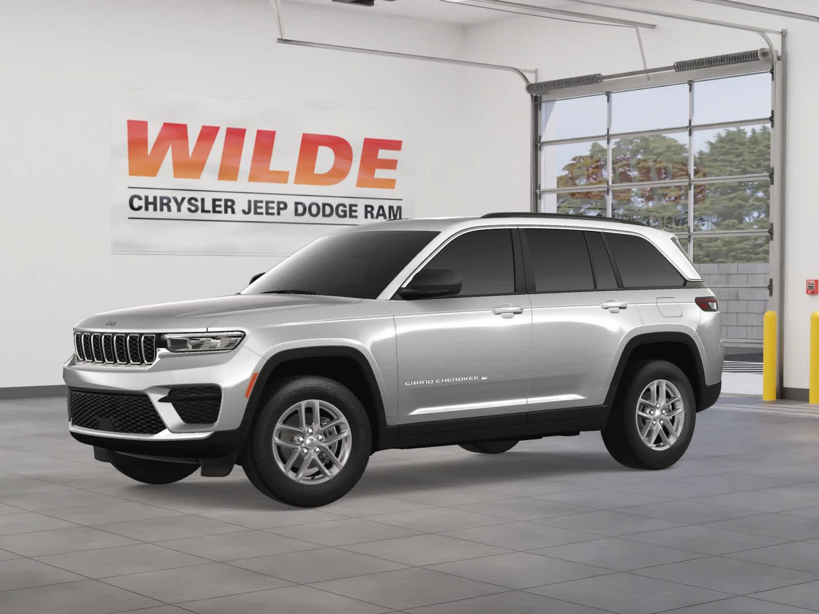 2025 Jeep Grand Cherokee Laredo photo 2