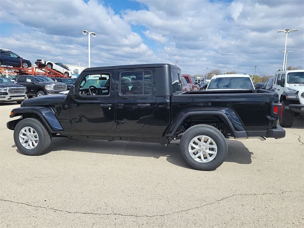 2023 Jeep Gladiator Sport photo 2