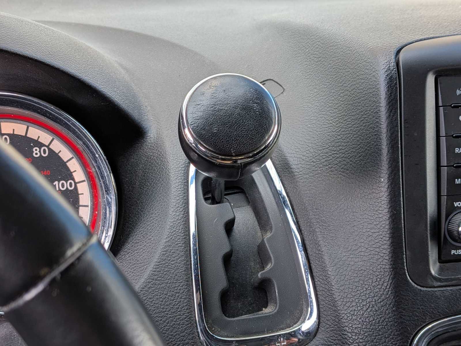 Thumbnail: 2019 Dodge Grand Caravan - 25