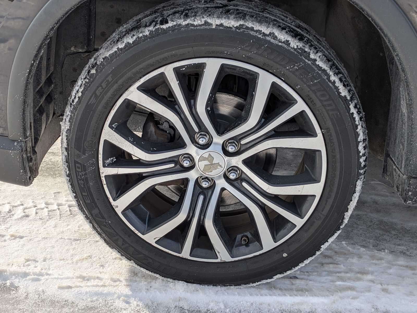 Thumbnail: 2017 Mitsubishi Outlander - 13