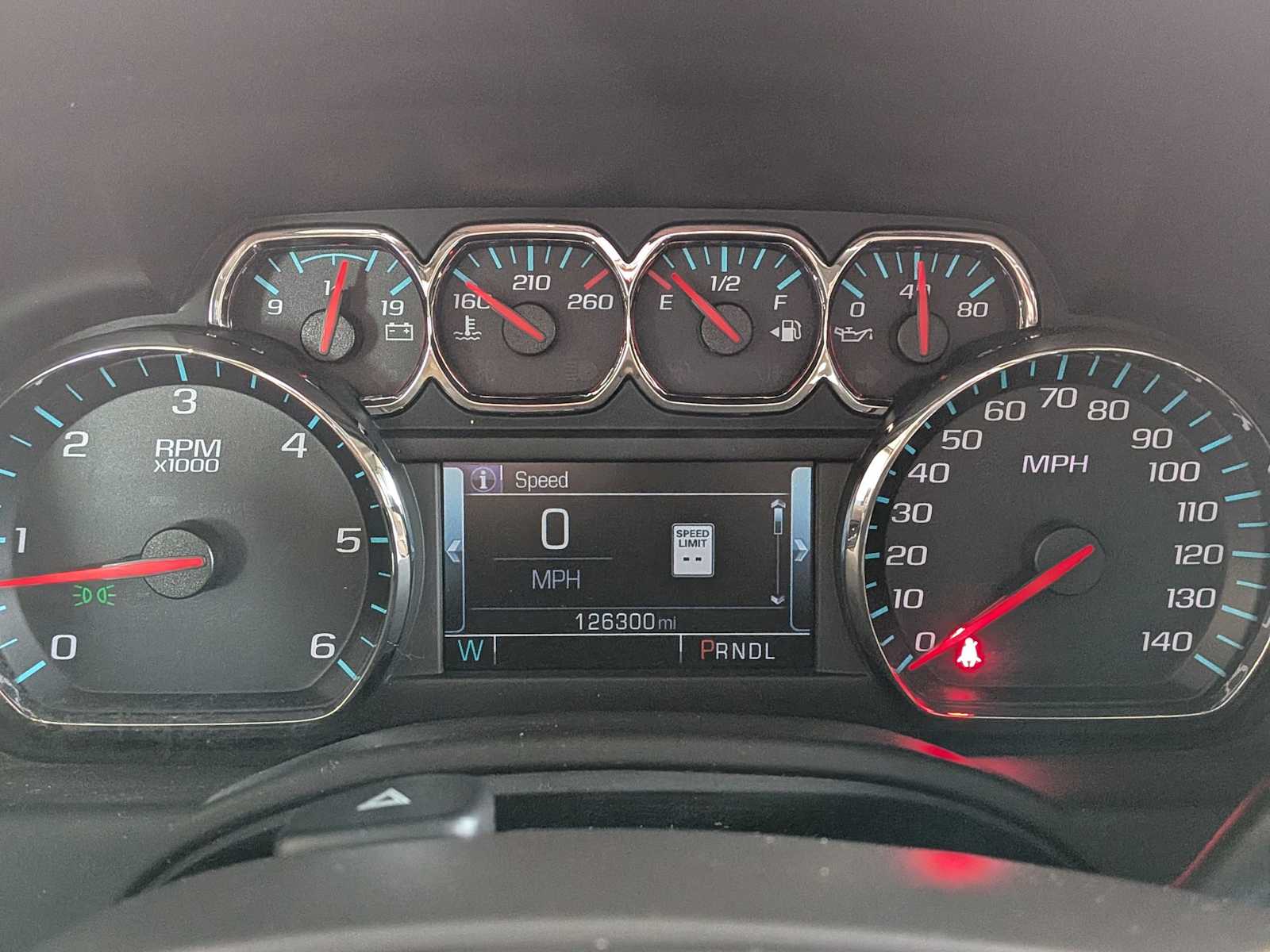 Thumbnail: 2018 Chevrolet Suburban - 31