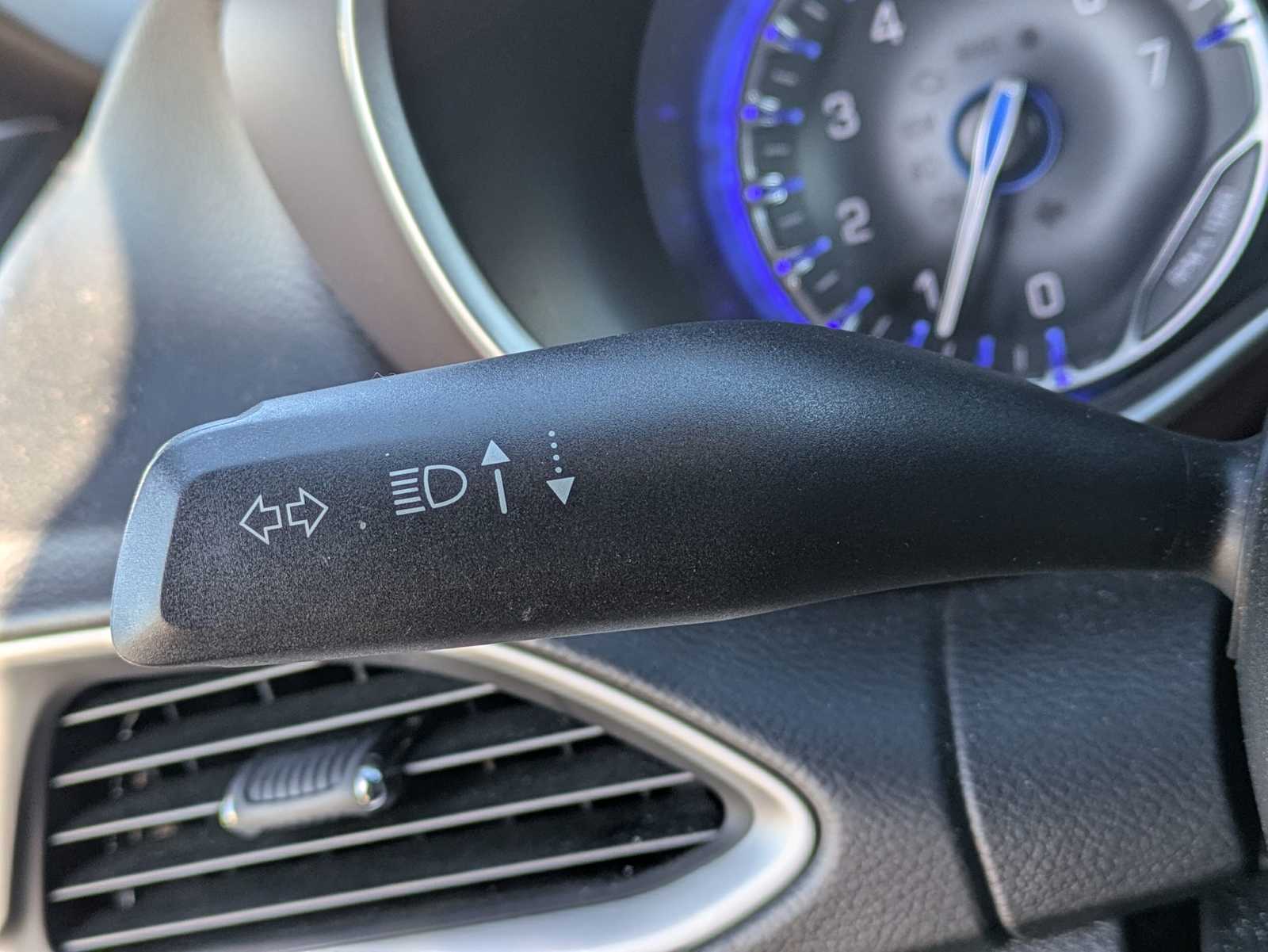 Thumbnail: 2020 Chrysler Pacifica - 23