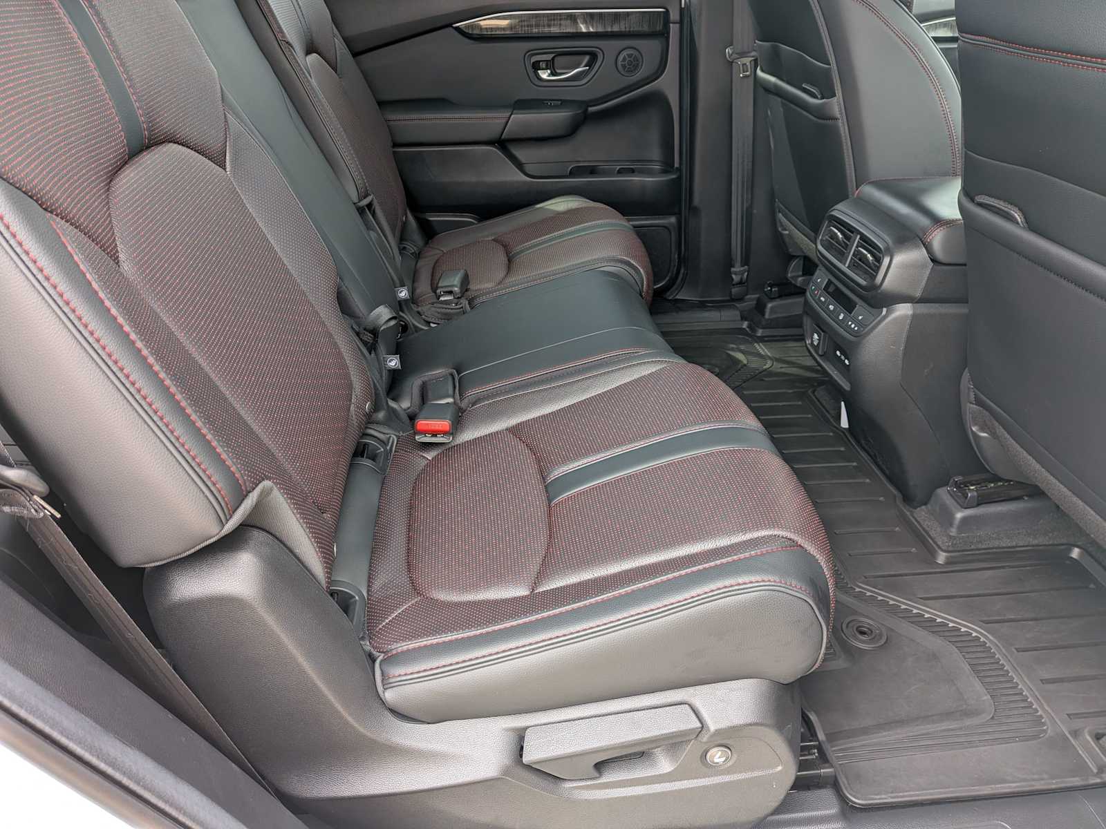 Thumbnail: 2025 Honda Pilot - 20