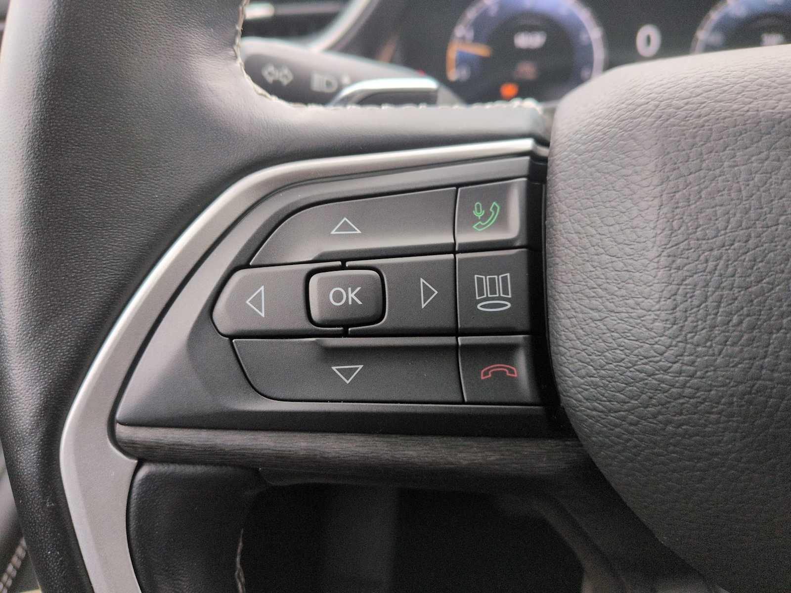 Thumbnail: 2022 Jeep Grand Cherokee - 25